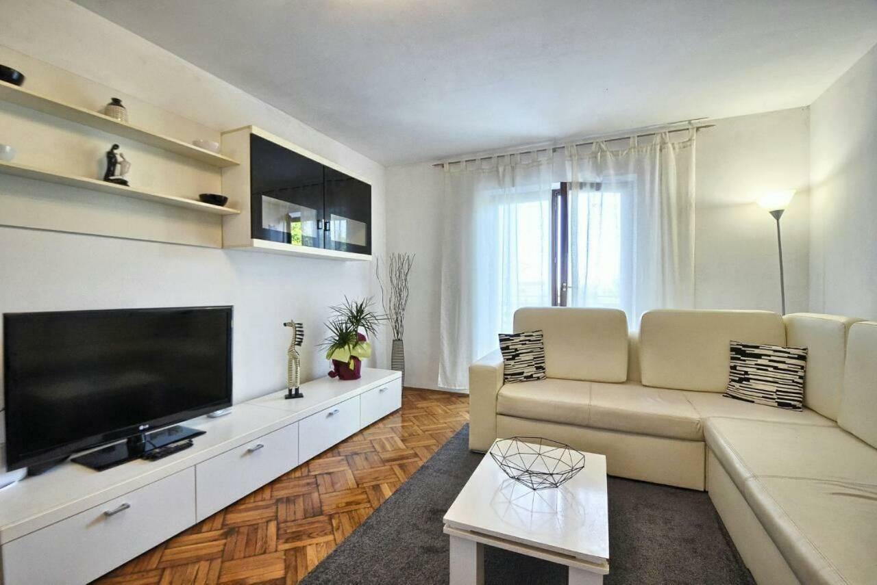 PUY The Big Smile Apartments מראה חיצוני תמונה