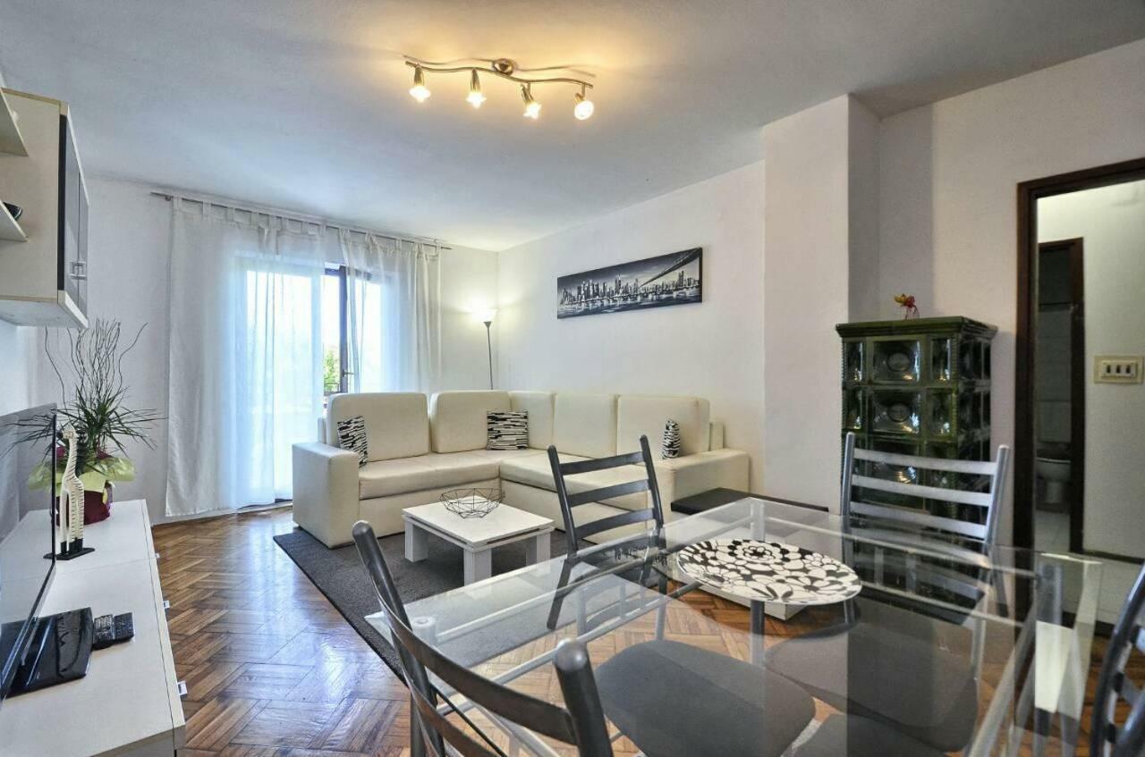 PUY The Big Smile Apartments מראה חיצוני תמונה